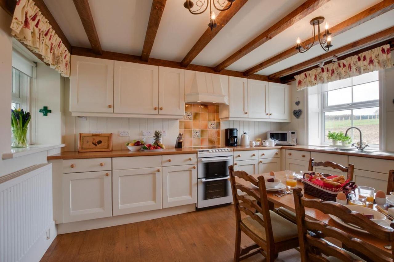 Middlehead Cottages Pickering Extérieur photo
